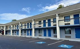 Days Inn By Wyndham Lexington-Columbia